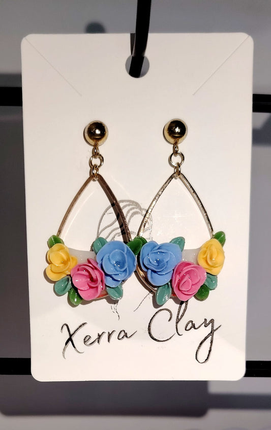 Golden Blossom Drop naušnice od polimerne gline – ručni rad