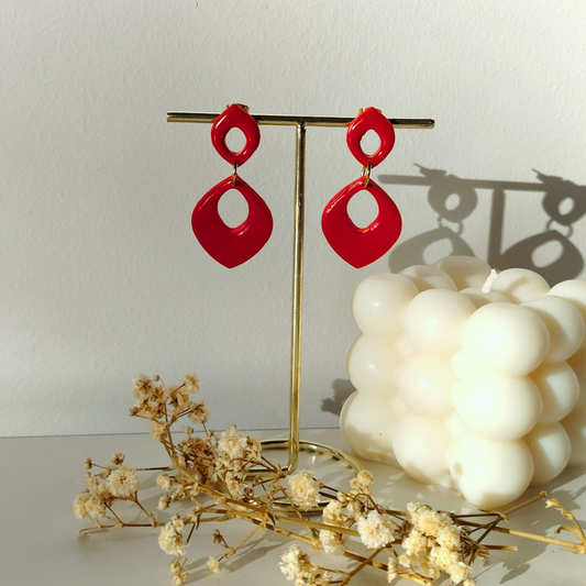 Aurora Drop Red – elegantne ručno rađene naušnice za svaki stil / Božićno izdanje