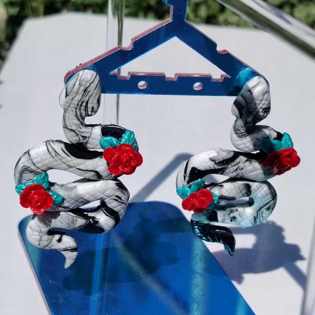 Snake of Passion naušnice od polimerne gline – unikatni dizajn