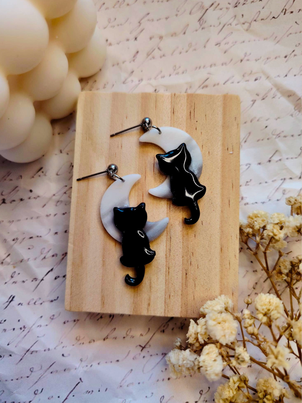 Moon Cat naušnice od polimerne gline – unikatni dizajn