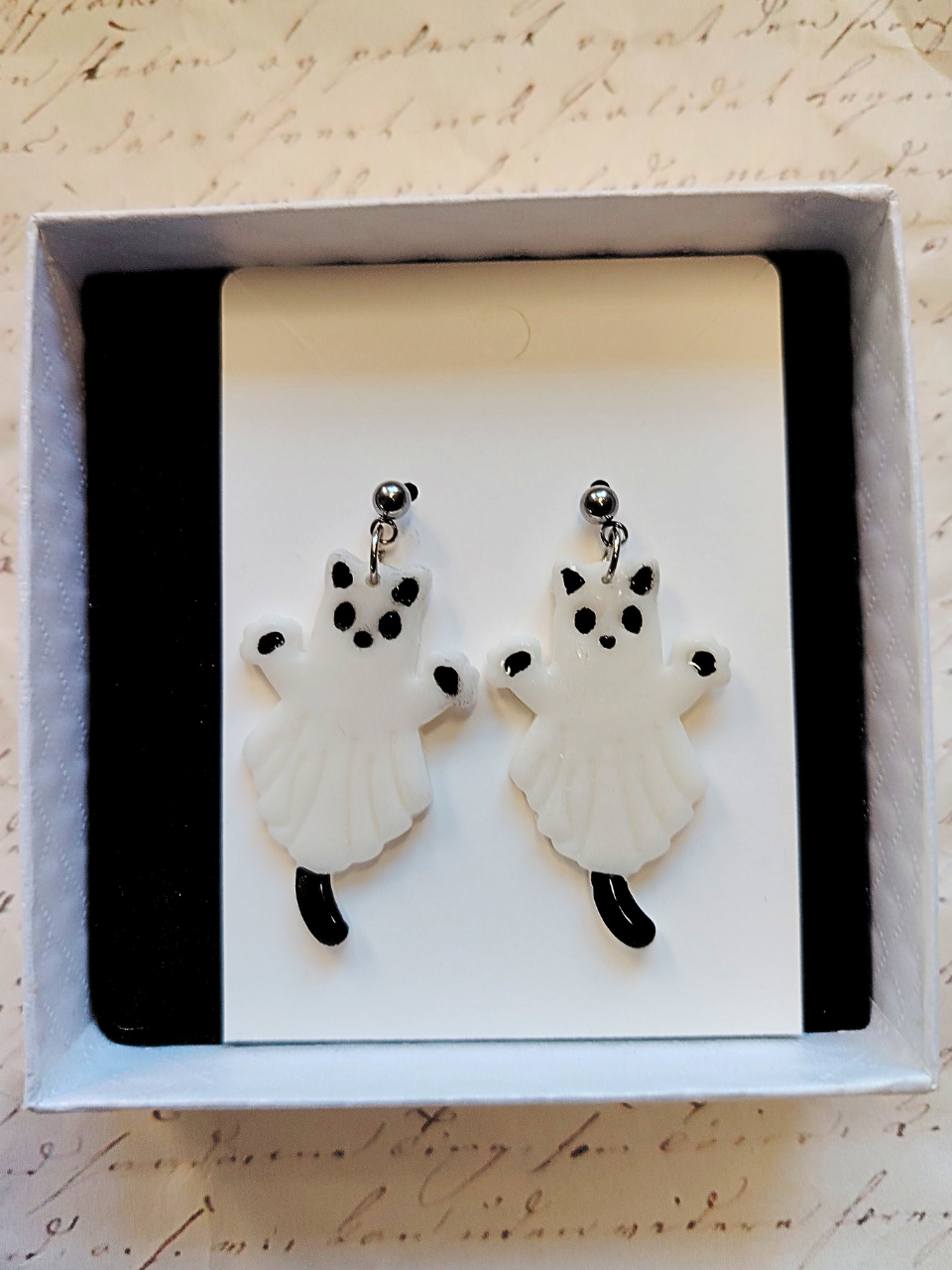 Ghost Kitty naušnice od polimerne gline – ručni rad