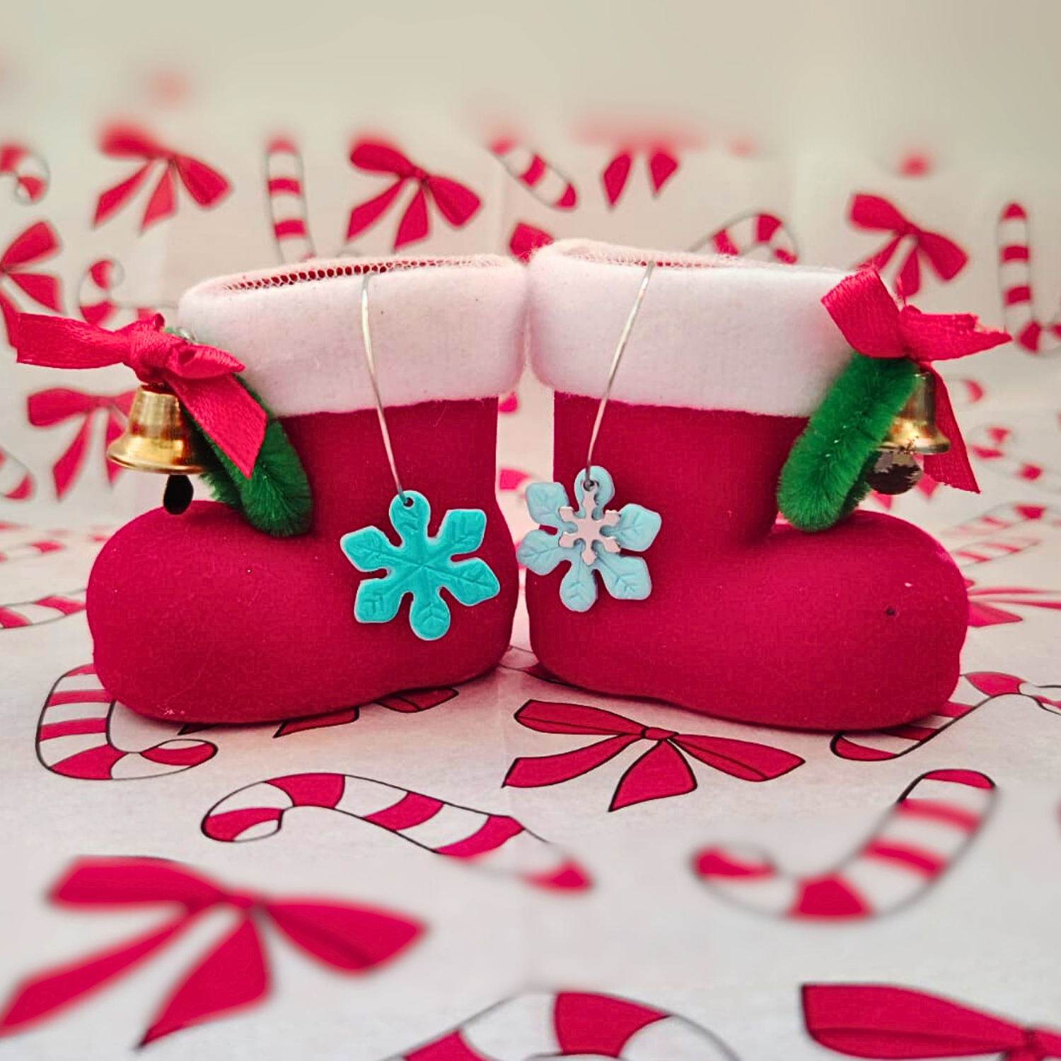 Božićne Hoop Naušnice – Plava Pahuljica ❄️