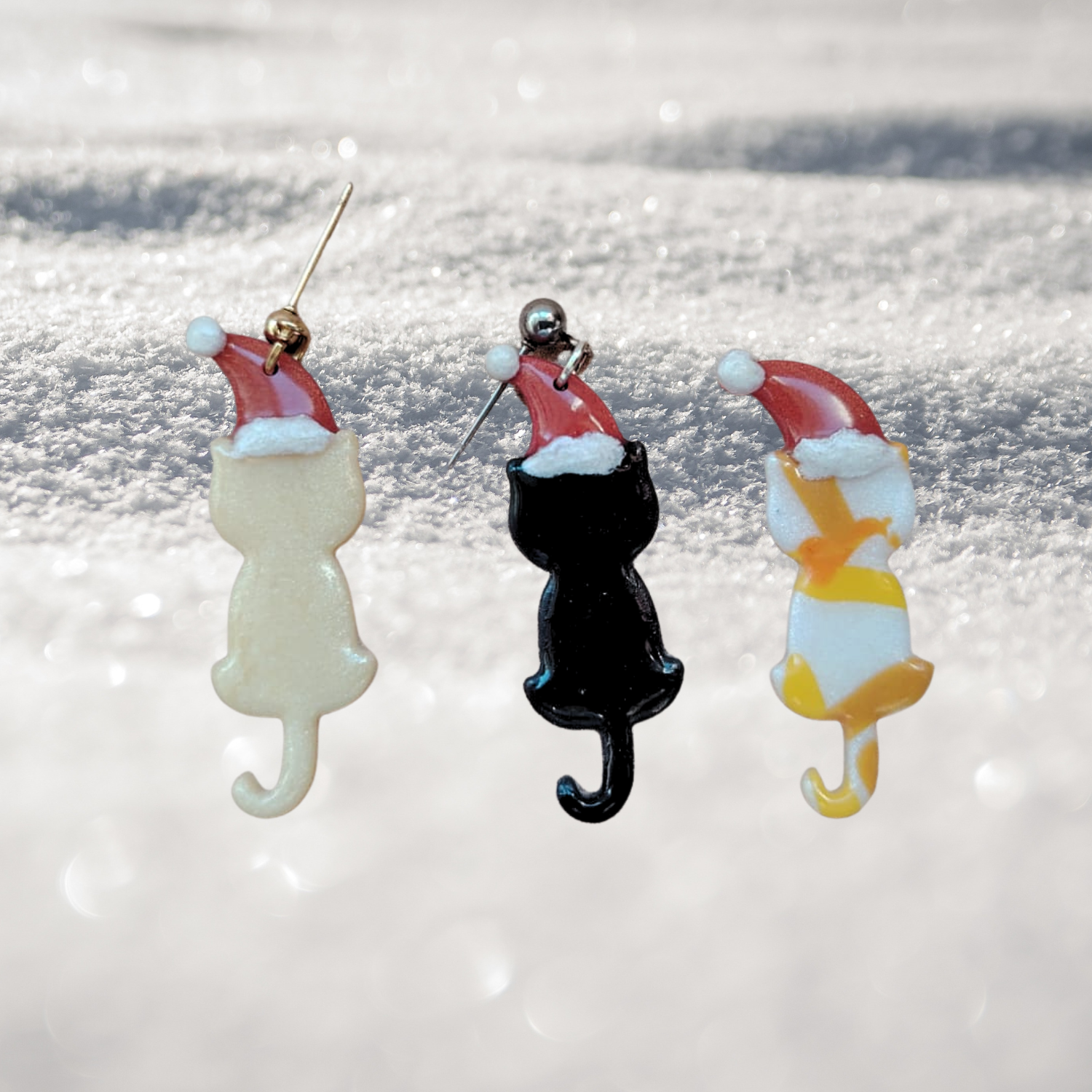 Božićne Naušnice – Mačka s Crvenom Kapicom