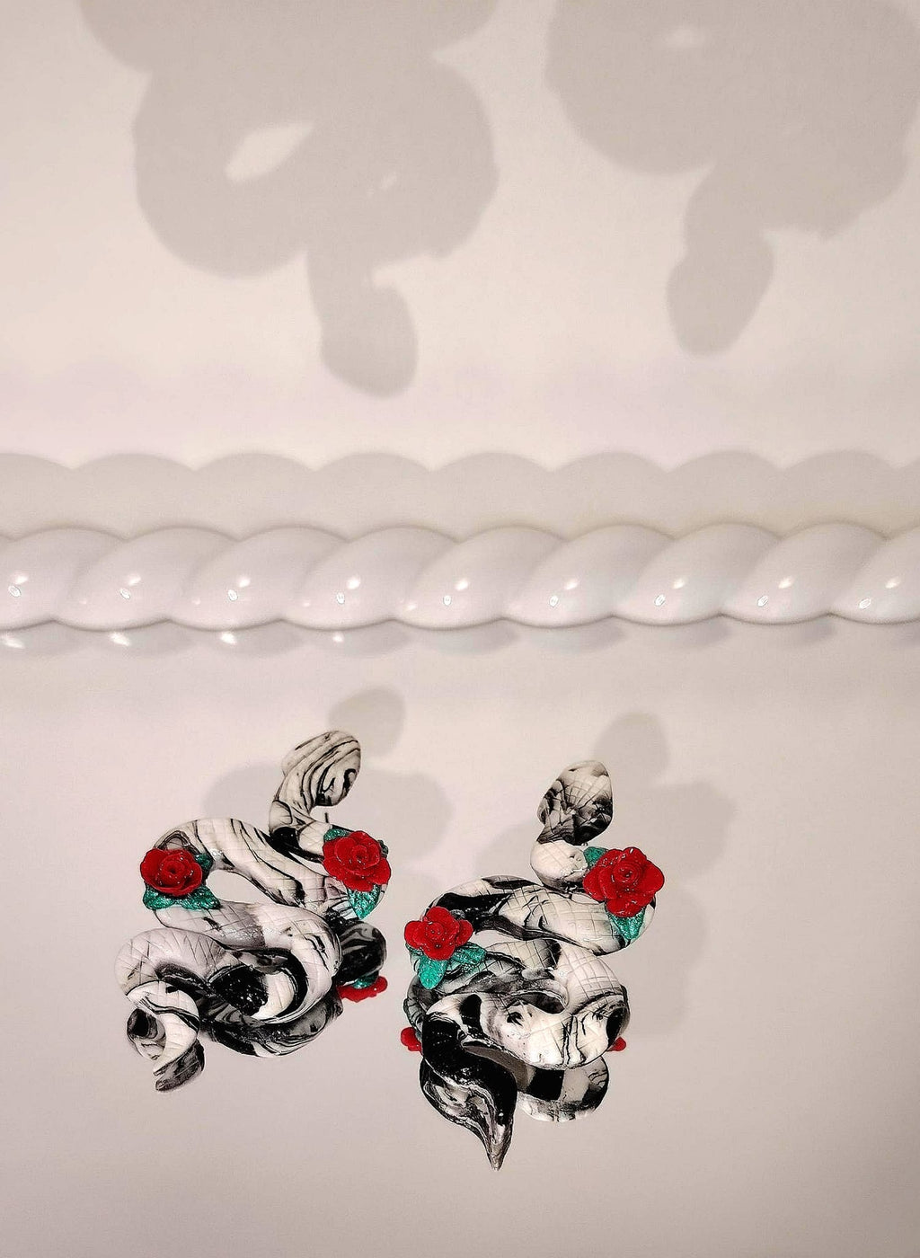 Snake of Passion naušnice od polimerne gline – unikatni dizajn