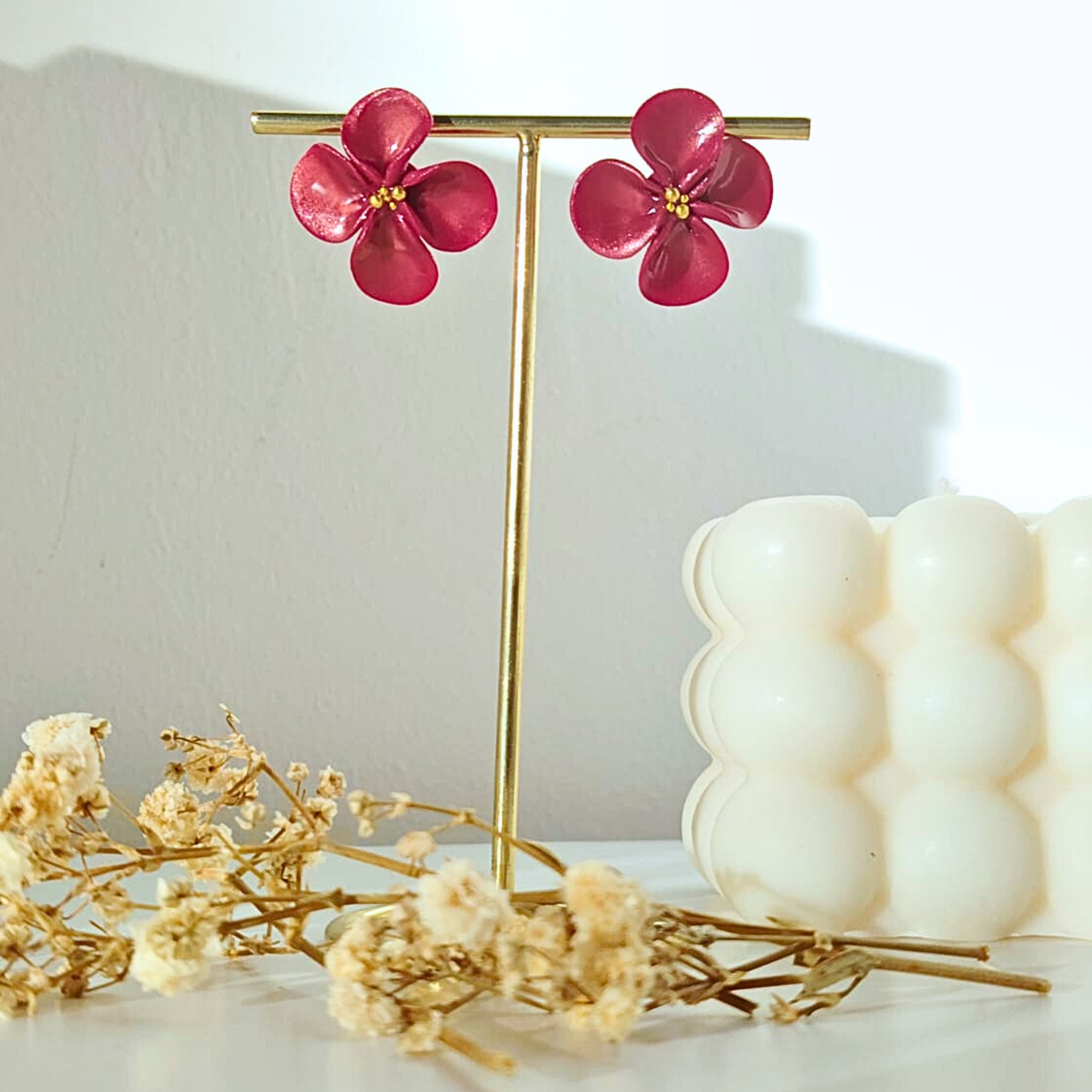 Velvet Petal – Crveno-ljubičaste naušnice - Sjaj / Mat