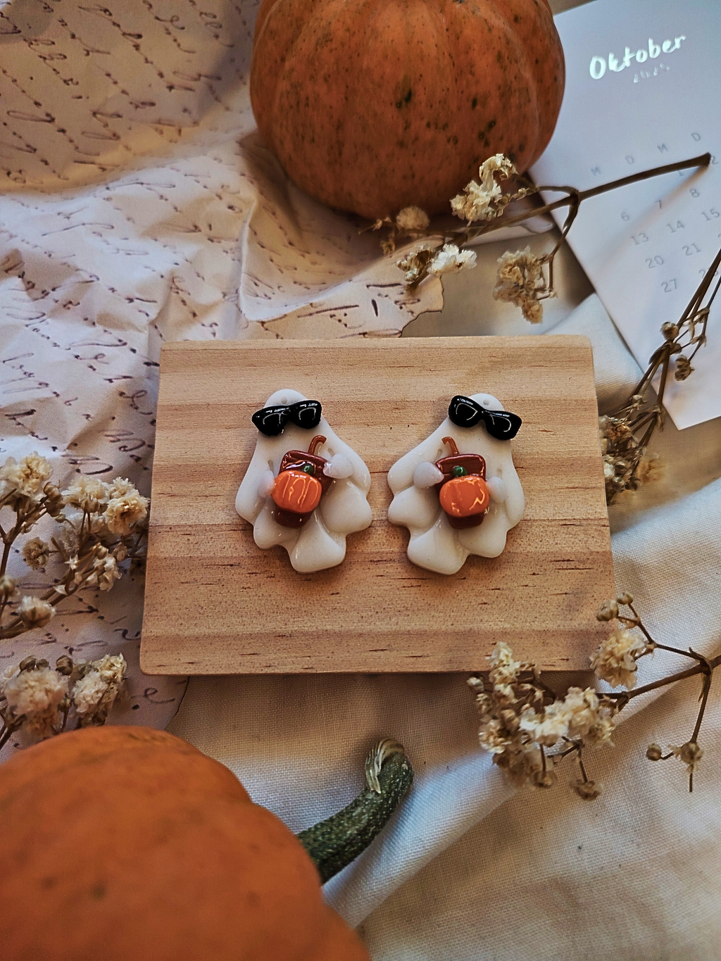 Pumpkin Spice Ghost naušnice – Halloween ručni rad