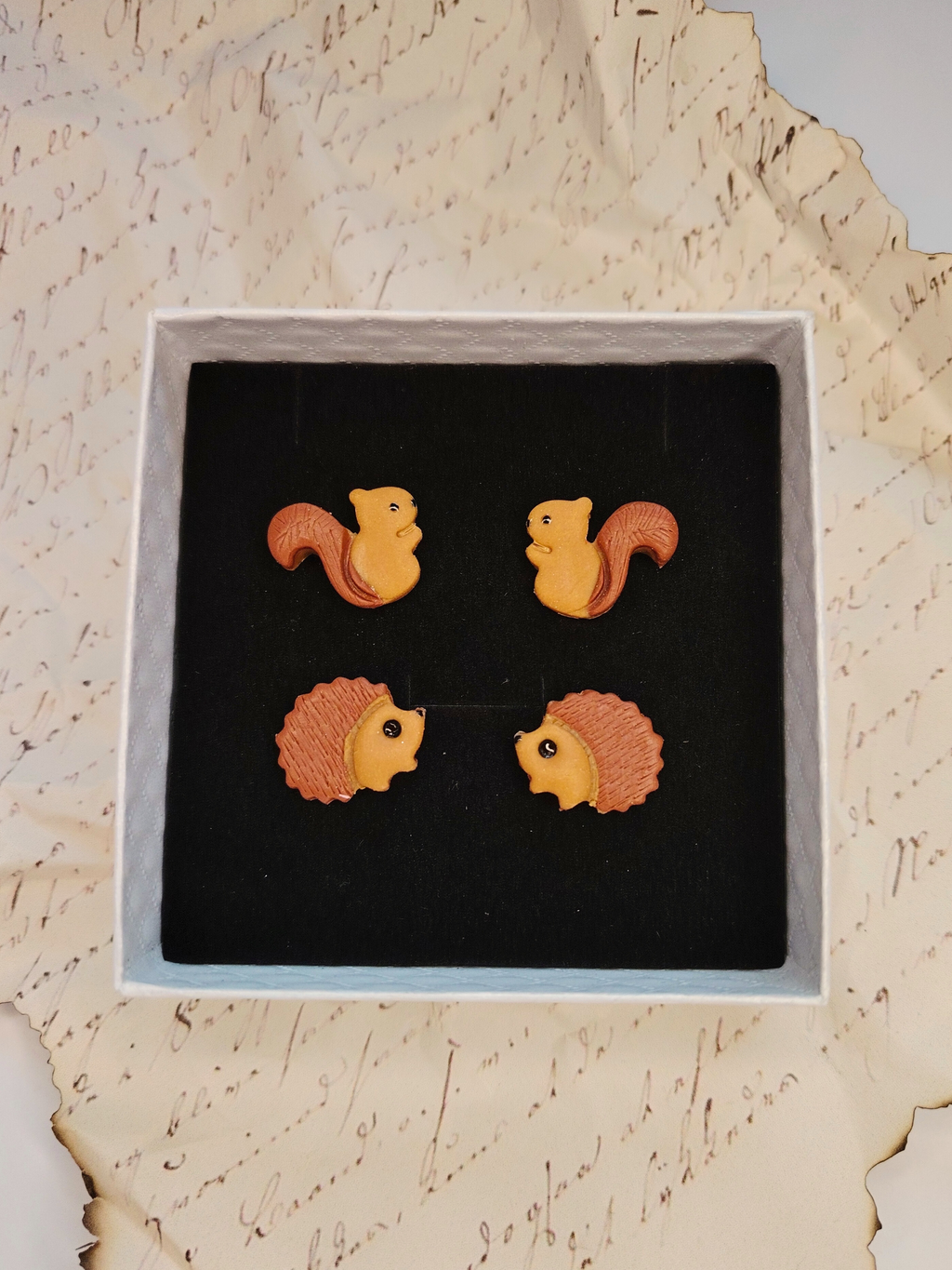 Squirrel & Hedgehog Studs / Vjeverica i Jež naušnice od polimerne gline – ručni rad