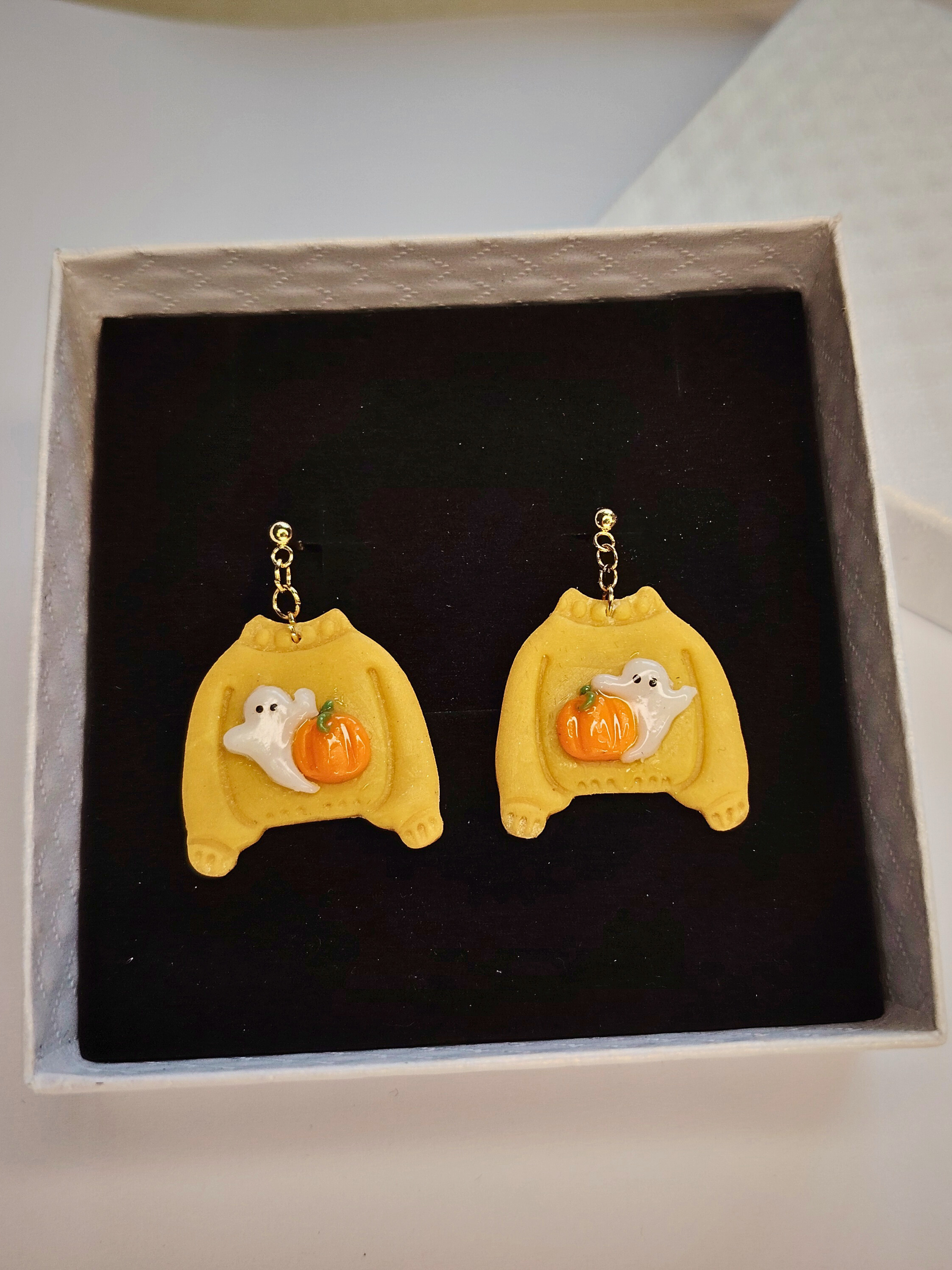 Halloween Spooky Sweater naušnice od polimerne gline