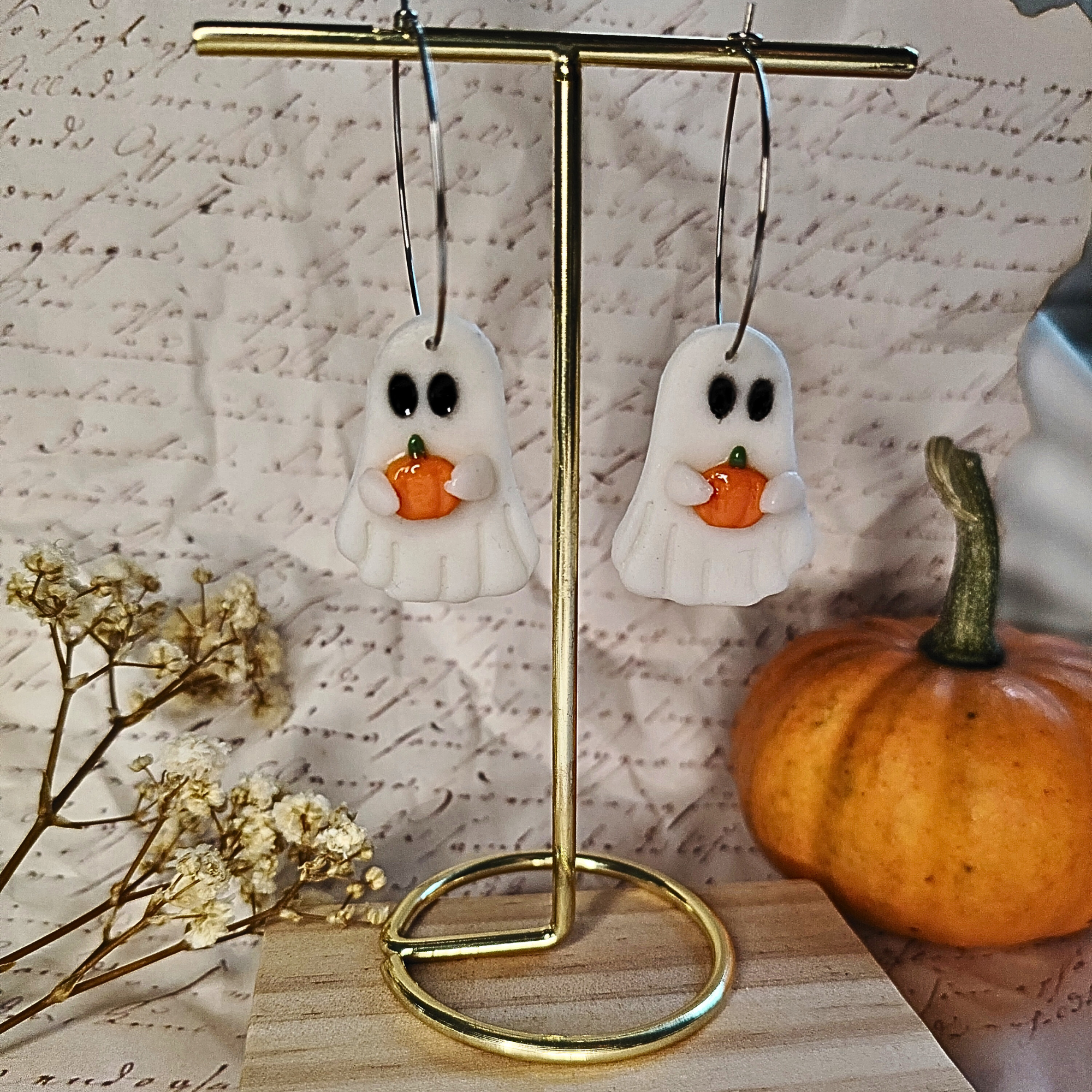 Little Pumpkin Ghost naušnice od gline – unikatni dizajn