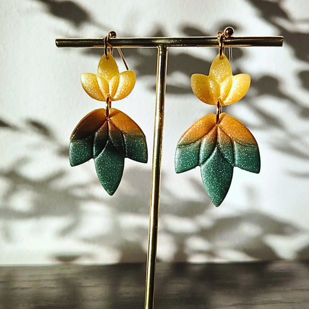 Olive Fade Earrings – Ručno izrađene naušnice od gline
